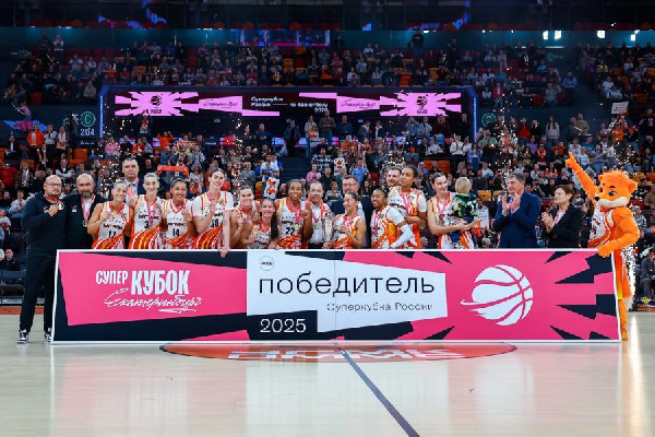 Белоруски Попова и Бентли стали обладательницами Суперкубка России в составе УГМК