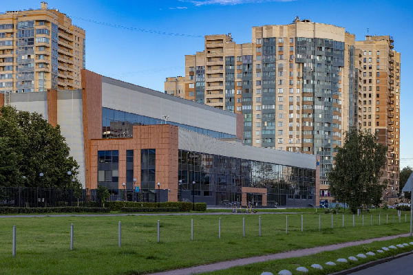 "Зенит" открыл школу и крытый манеж