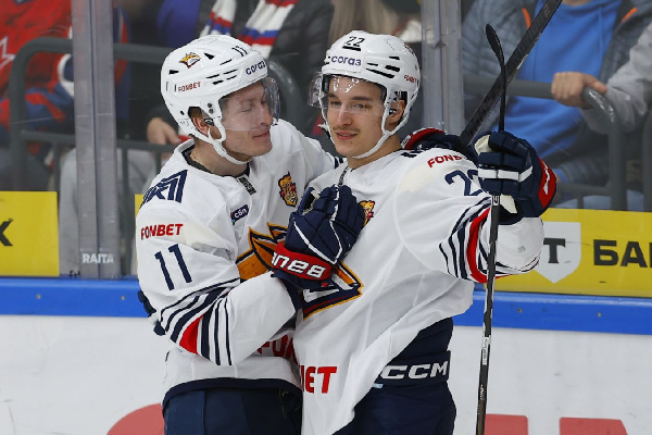 "Металлург" в тяжелом противостоянии сумел обыграть "Ладу" в КХЛ