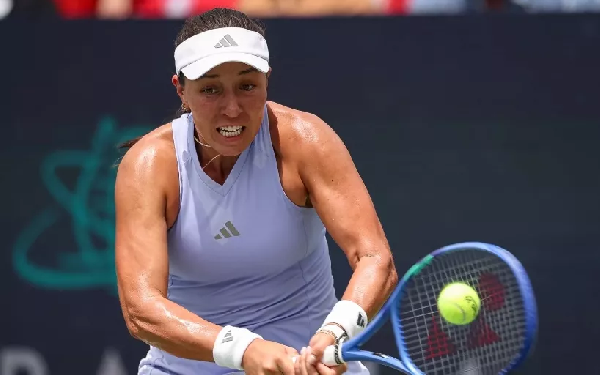 Пегула с "баранкой" обыграла экс-россиянку и вышла в 4-й круг WTA-1000 в Торонто