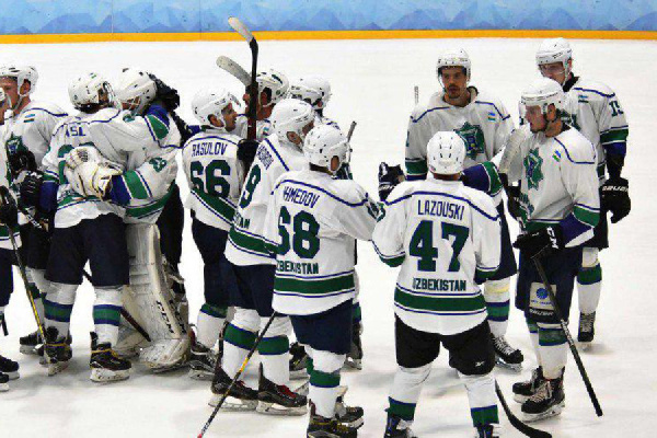 Семь шайб за период: хоккейный клуб из Узбекистана устроил сумасшедший камбэк!