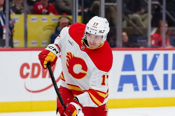 Ассист Шаранговича помог "Калгари" обыграть действующего обладателя Кубка Стэнли