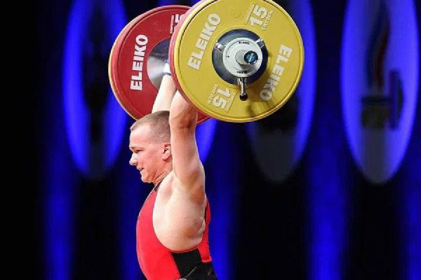Егор Попов выиграл три медали на молодежном чемпионате Европы по тяжелой атлетике