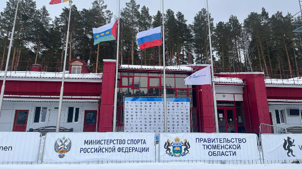 Белорусские и российские биатлонисты начали тренировку с минуты молчания в память о жертвах теракта в Москве 