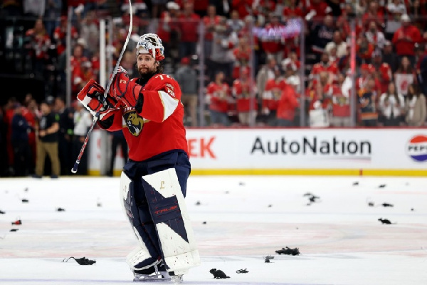 Сергей Бобровский объяснил, почему бросился драться с вратарём "Сан-Хосе"