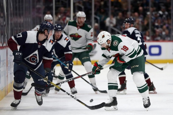 "Колорадо" вернул Соловьева в состав, но не дал белорусу сыграть против "Миннесоты"