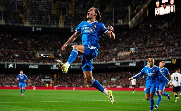 "Реал" обыграл "Валенсию" и сократил отставание от "Барселоны" до одного балла