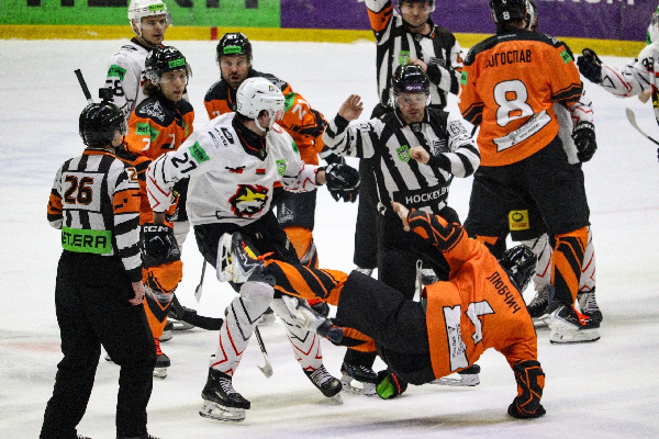 "Гомель" уверенно обыграл "Шахтер" и сравнял счет в четвертьфинальной серии Кубка Президента