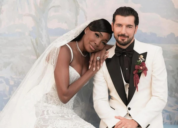 Серена Уильямс трогательно поздравила сестру со свадьбой: "С чего бы мне начать?"