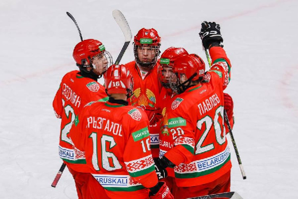 Сборная Беларуси по хоккею до 17 лет вышла в финал Кубка чемпионов