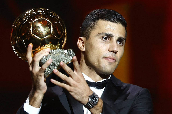 Соседи обладателя "Золотого мяча" пожаловались в полицию на футболиста из-за его дрона