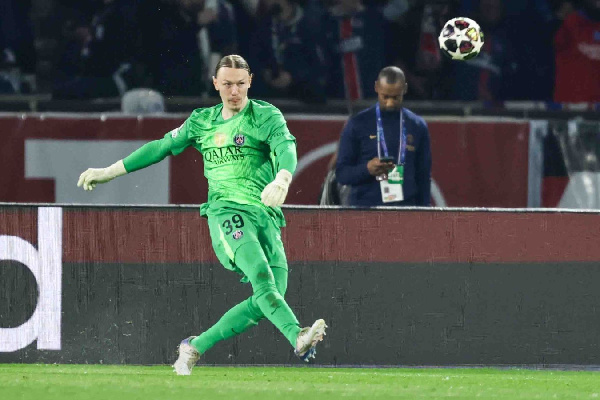 Ассист и "сухарь" Сафонова помогли ПСЖ разгромить "Челси" и выйти в четвертьфинал ЛЧ 