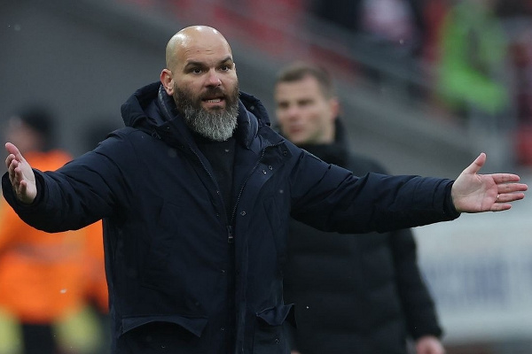 Очередная тренерская отставка в РПЛ: аутсайдер остался без рулевого