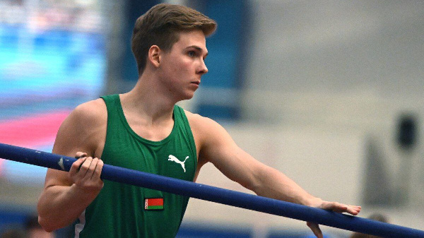 Белорус Волков выиграл в прыжках с шестом на Кубке России
