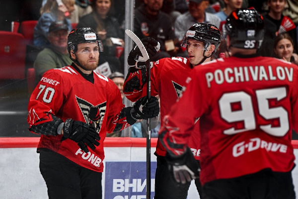 Гол Мартынова помог "Авангарду" разгромить "Адмирал" в КХЛ