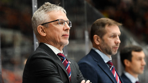 Игорь Ларионов: "Можно накричать на игроков, но зачем опускаться до мата?"