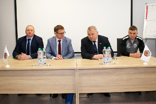 "Торпедо-БелАЗ" учредил футбольный класс в Жодинской женской гимназии