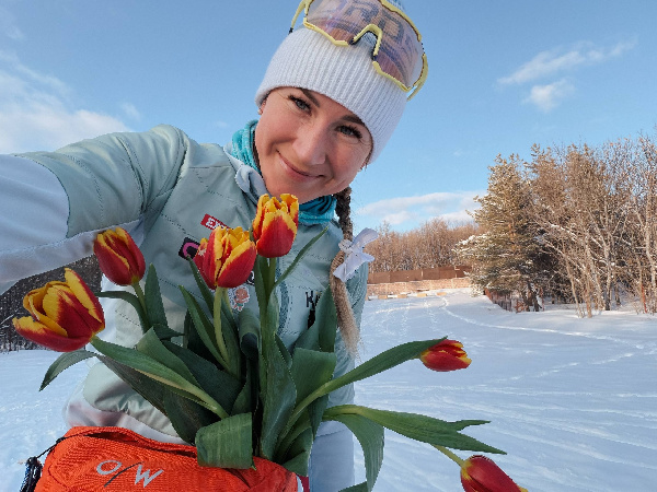 Подарок от сына, поздравление от Президента: как прошло 8 марта Динары Смольской