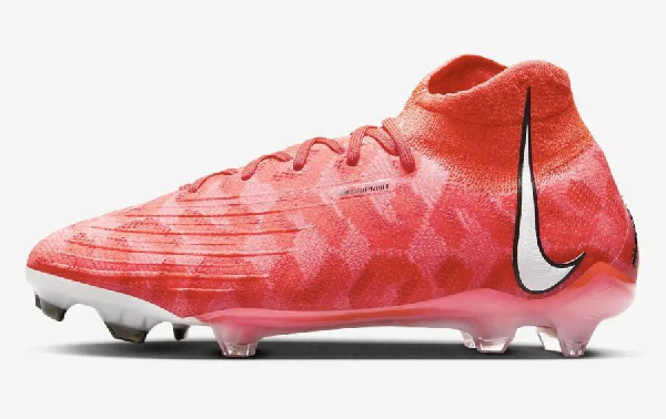 Nike изменит свой логотип на некоторых игровых футболках