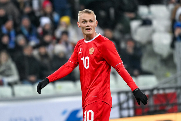 "Взял парочку советов": форвард сборной России опубликовал фото с Роналдо