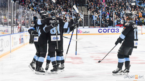 Москве не покорилась наша столица: минское "Динамо" громит "Спартак"!