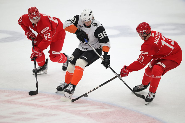 "Спартак" обыграл "Амур" в овертайме со счетом 1:0