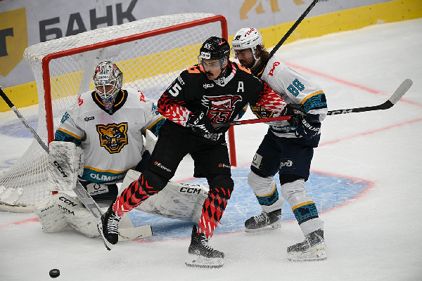 "Авангард" Мартынова вырвал победу у "Сочи" Сушко в матче КХЛ