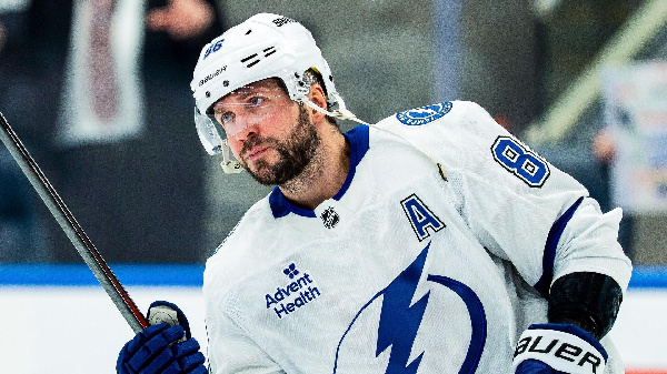 Гонка бомбардиров НХЛ: Макдэвид просел, Кучеров приблизился вплотную