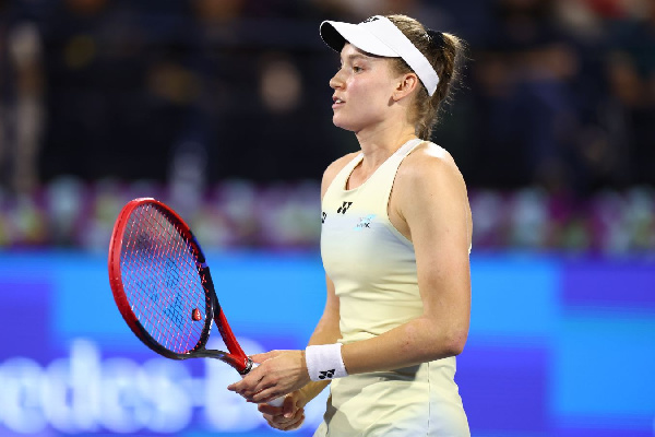 Рыбакина в Индиан-Уэллсе пожаловалась на погоду и медленные корты