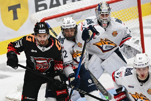 "Авангард" Мартынова одолел "Металлург" Паливко в серии буллитов