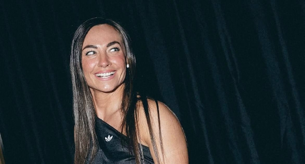 Самая красивая биатлонистка мира прошлась по подиуму в Милане