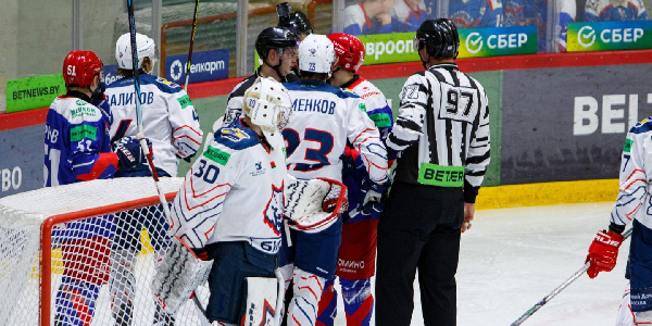 "Металлург" третий раз кряду обыграл "Славутич" и вышел вперед в финальной серии Кубка Президента