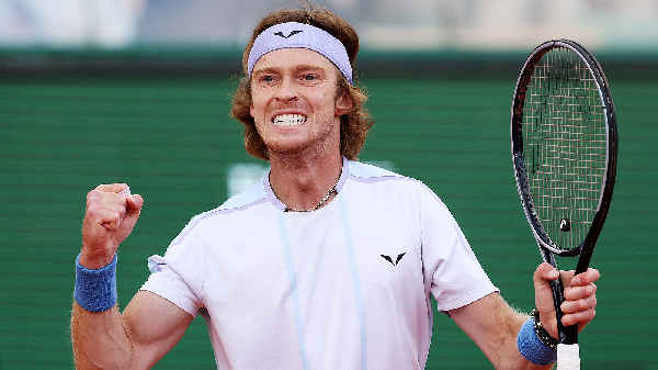 Российский теннисист в тяжелой борьбе вышел в финал турнира ATP в Дохе 