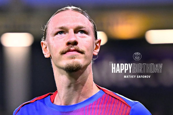 ПСЖ поздравил российского вратаря Сафонова с Днем рождения