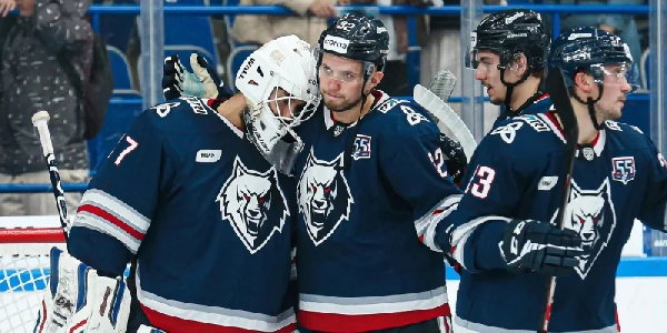 Фавориты не в духе: "Нефтехимик" обыграл "Металлург" в матче КХЛ