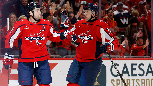 Шайбы Протаса и Овечкина принесли "Вашингтону" победу в борьбе за плей-офф