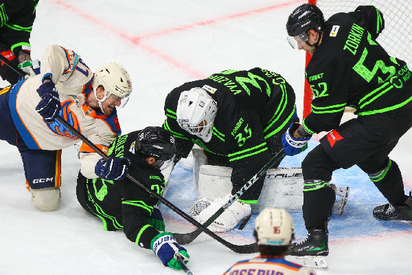 "Салават Юлаев" прервал серию из трёх поражений победой над "Шанхай Дрэгонс"