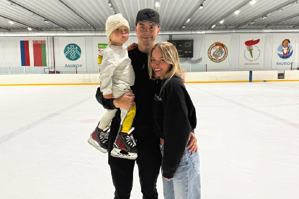 Шаранговичу в Америку доставили полчемодана белорусских сладостей