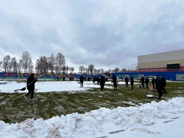 "Гомель" оштрафовали за снег на "Локомотиве", Гирс получил предупреждение