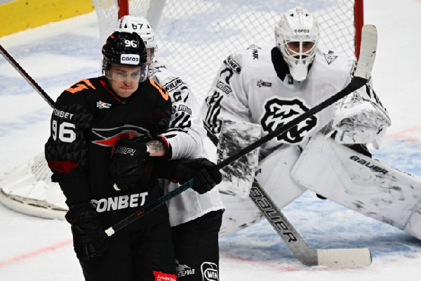 "Авангард" добыл уверенную победу над "Трактором" в матче КХЛ