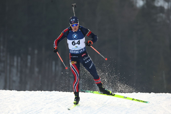 Норвежский биатлонист выиграл пасьют на КМ благодаря лучшей стрельбе