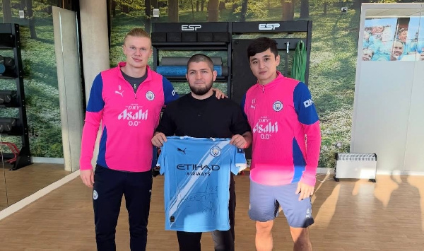 "Увидимся в Дагестане": Нурмагомедов посетил базу "Манчестер Сити"