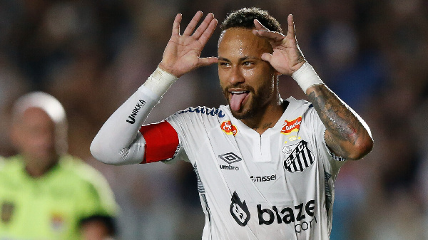 "Сантос" перенесет матч с "Коритибой"  на другой стадион, потому что так захотел Неймар