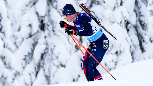 Норвежские биатлонисты победили в эстафете на чемпионате Европы