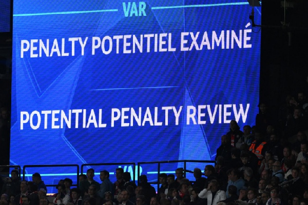 VAR сможет вмешиваться в ситуации со вторыми жёлтыми карточками