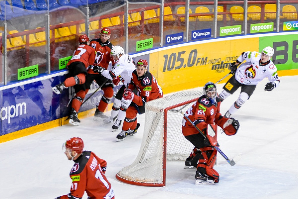 "Гомель" отыгрался с 0:2 и нанес "Неману" домашнее поражение по буллитам