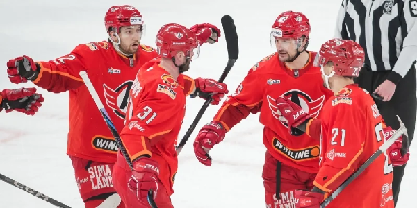 "Автомобилист" не оставил шансов "Динамо" в матче КХЛ