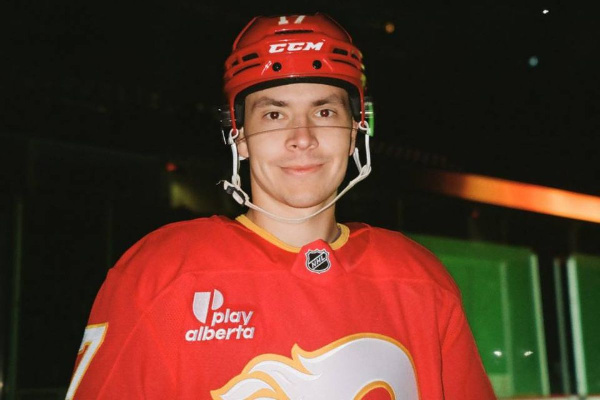 Егор Шарангович высказался о 400-й игре в НХЛ