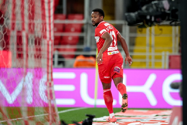 "Спартак" переиграл "Локомотив" в московском дерби в рамках Кубка России