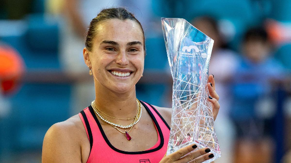 Соболенко уверенно лидирует, падение Швёнтек продолжается: Рейтинг WTA на 30 марта